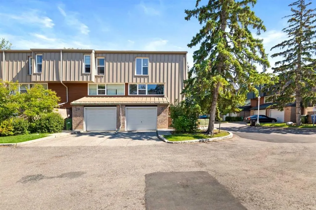 31 Brae Glen Court SW — photo 3