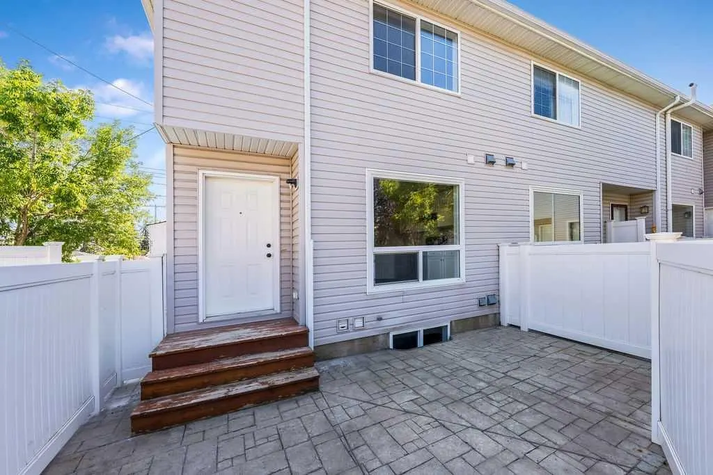 2508 72 Avenue SE — photo 3