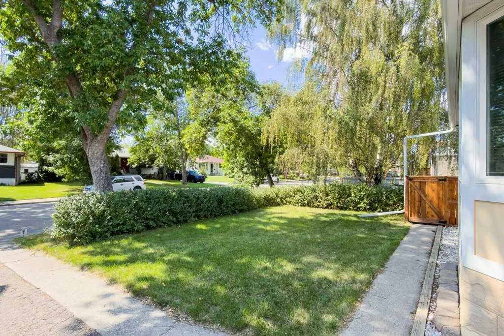 44 Lynndale Road SE — photo 2