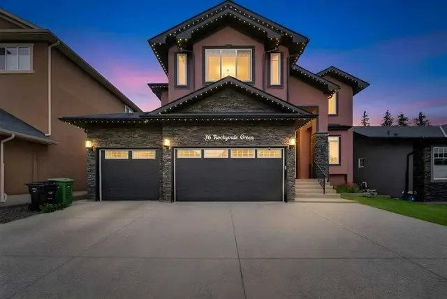 36 Rockyvale Green NW
