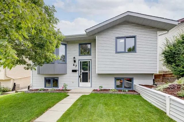 47 Macewan Meadow Link NW