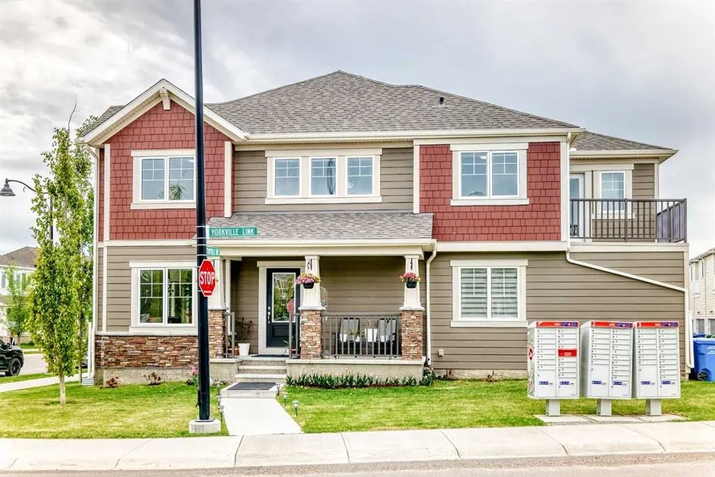 8 Yorkville Link SW — photo 1