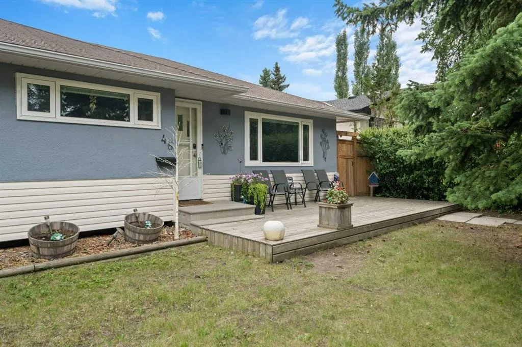 46 Westwood Drive SW — photo 2