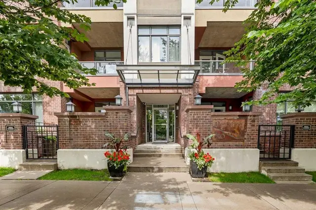 910 Centre Avenue NE #513