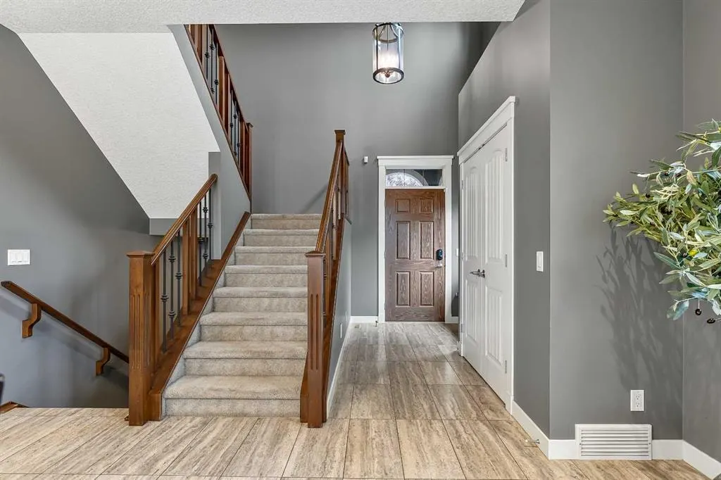 111 CRANARCH Circle SE — photo 3