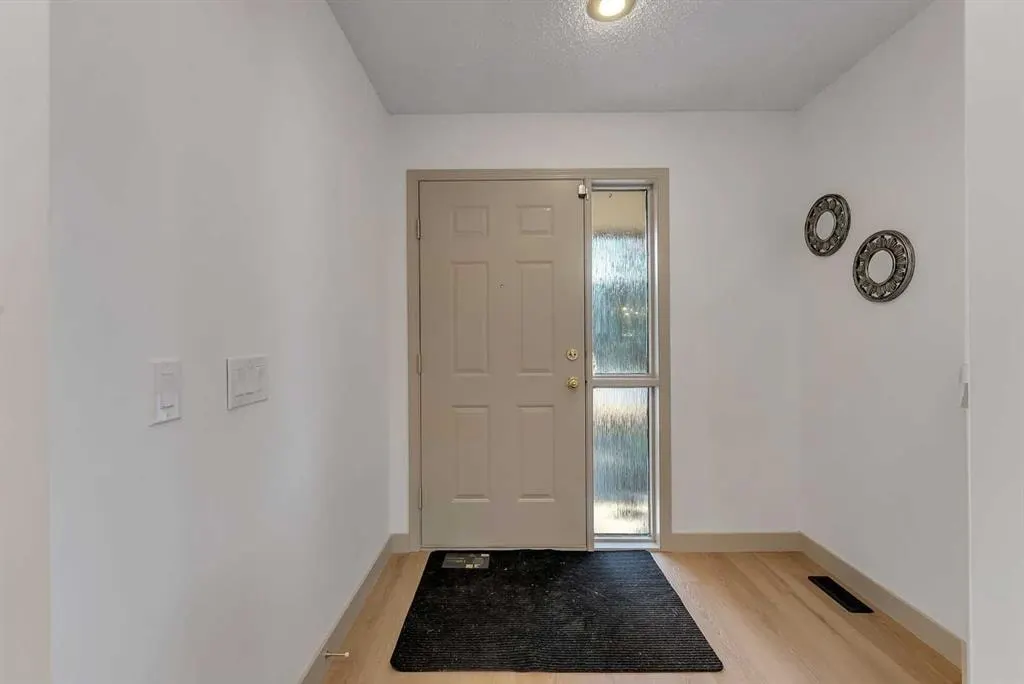 12 Diamond Terrace SE — photo 2
