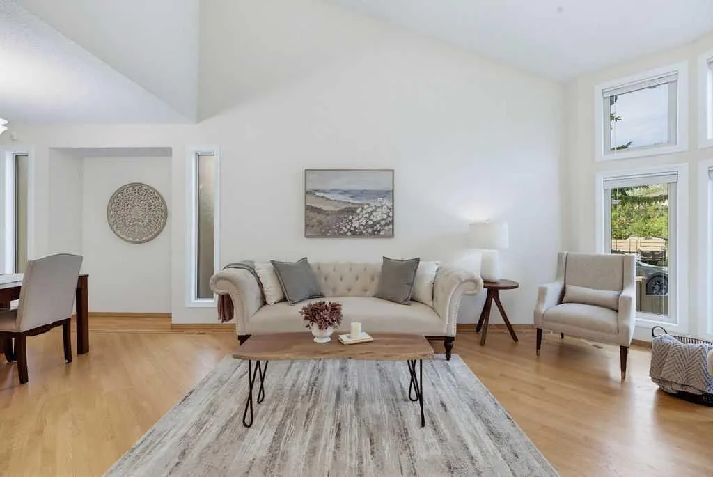 23 Hawksbrow Road NW — photo 3