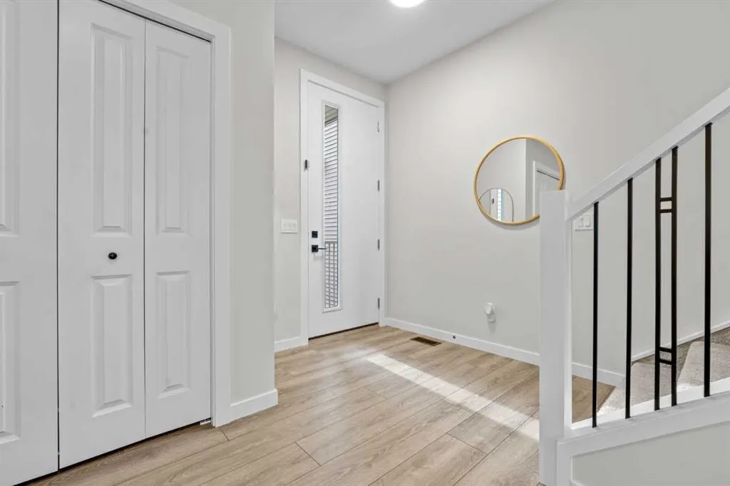 34 Belvedere Green SE — photo 2