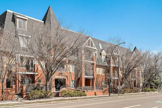1110 5 Avenue NW #305