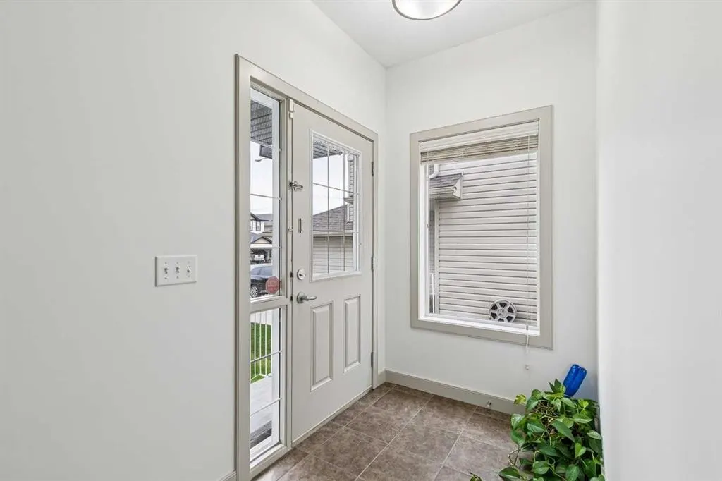 67 Everwoods Park SW — photo 3