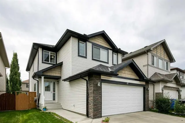 67 Everwoods Park SW