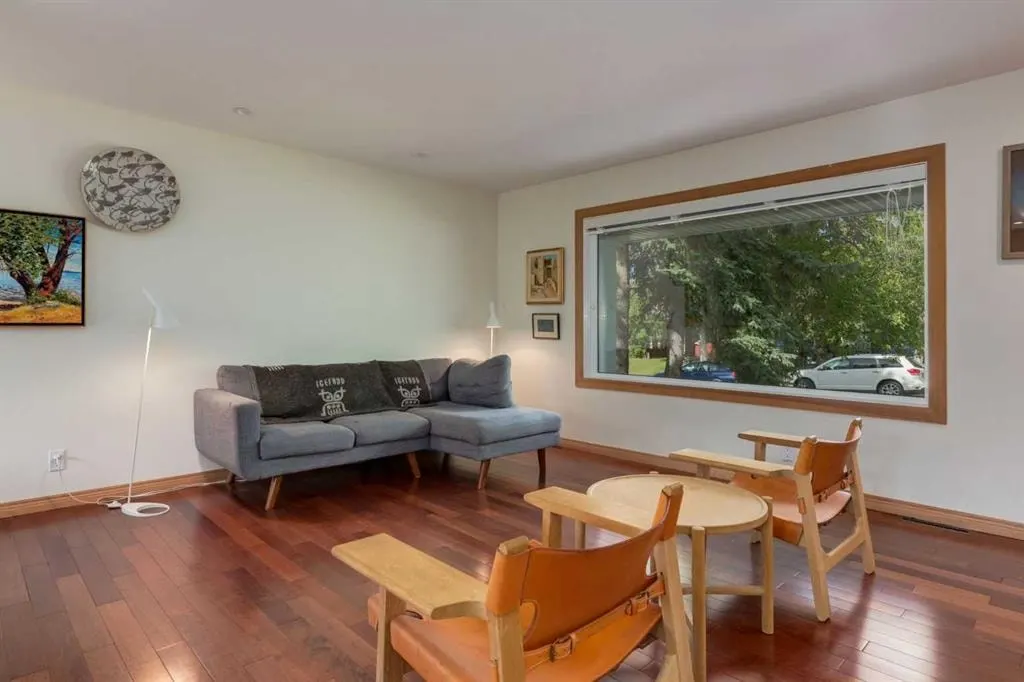 2547 Chicoutimi Drive NW — photo 3