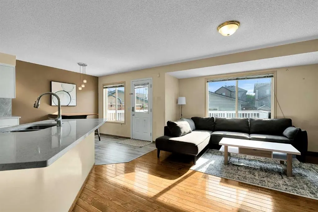 182 Citadel Bluff Close NW — photo 2