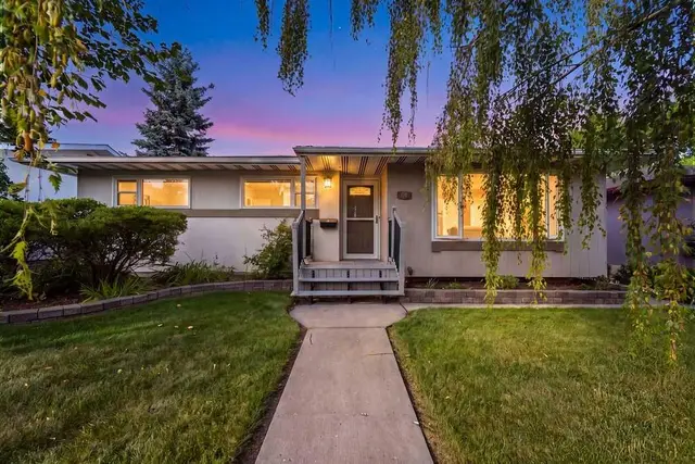 64 Hollyburn Road SW