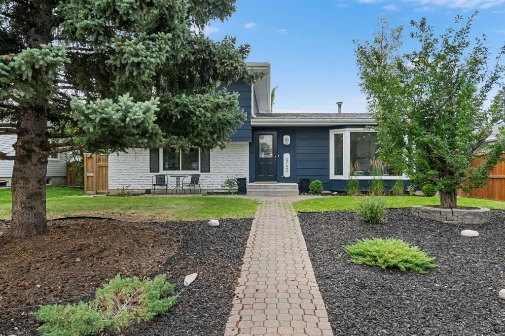 543 Willingdon Boulevard SE — photo 2