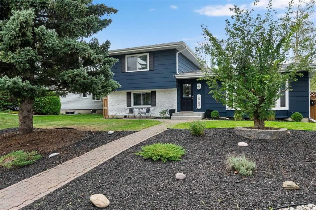 543 Willingdon Boulevard SE — photo 3
