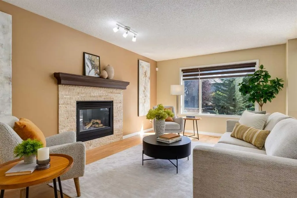 38 Spring Crescent SW — photo 3