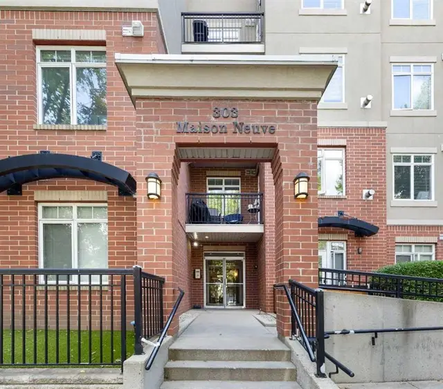 303 19 Avenue SW #104