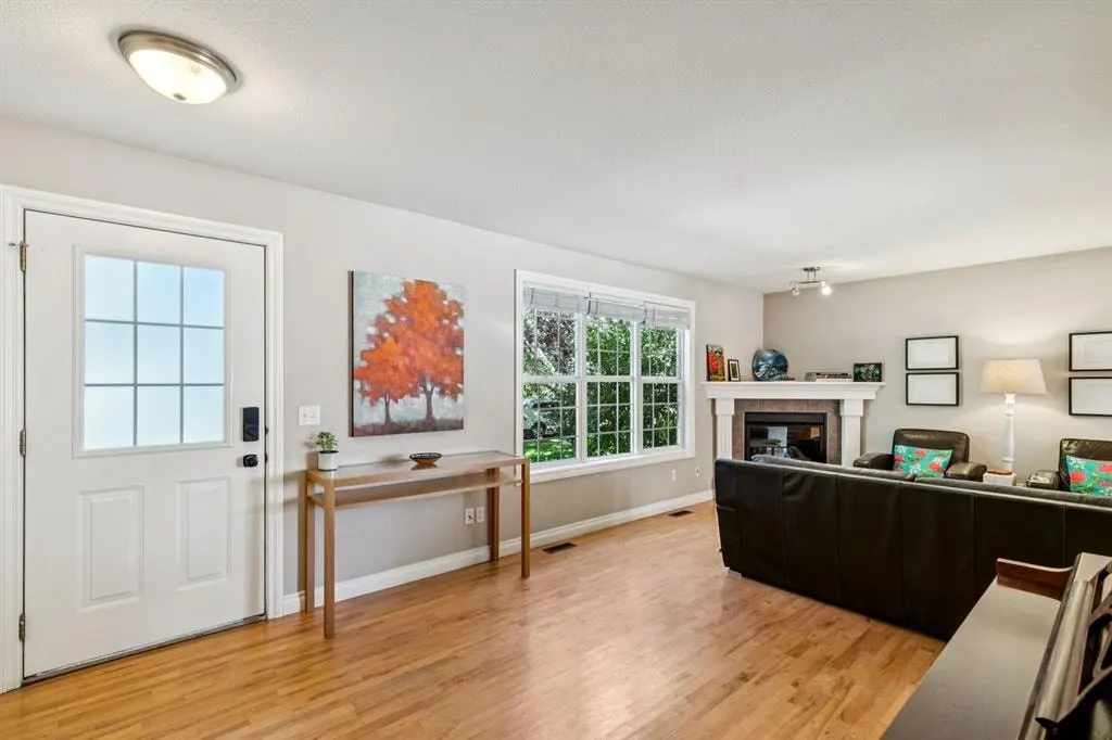 159 Somme Manor SW — photo 2