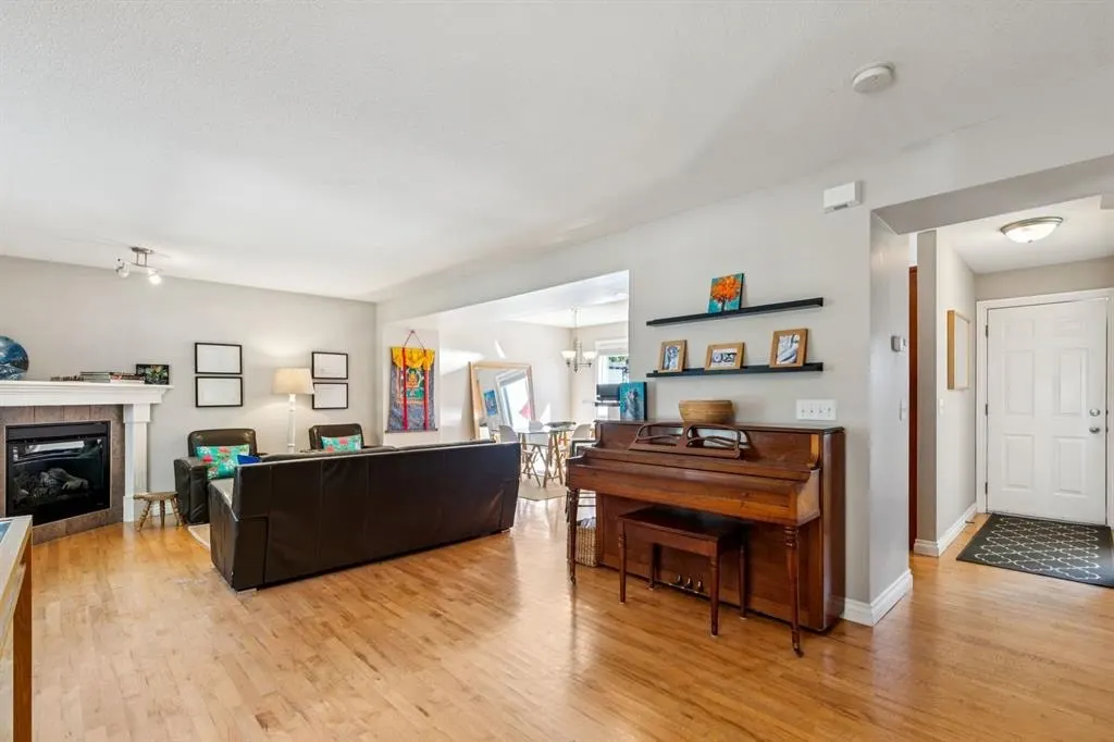 159 Somme Manor SW — photo 3