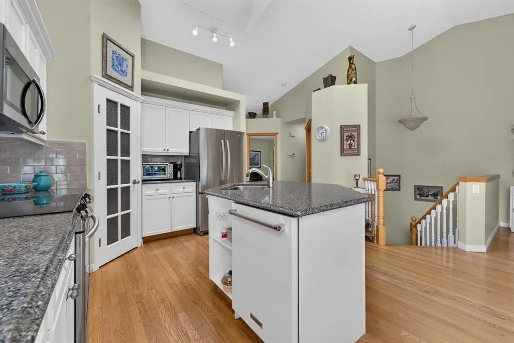 51 Chaparral Heath SE — photo 3