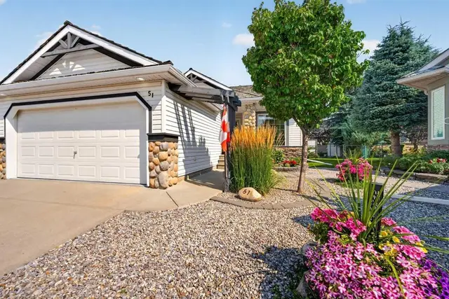 51 Chaparral Heath SE