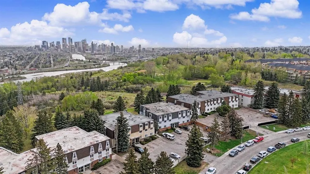 508 Cedar Crescent SW #301 — photo 1