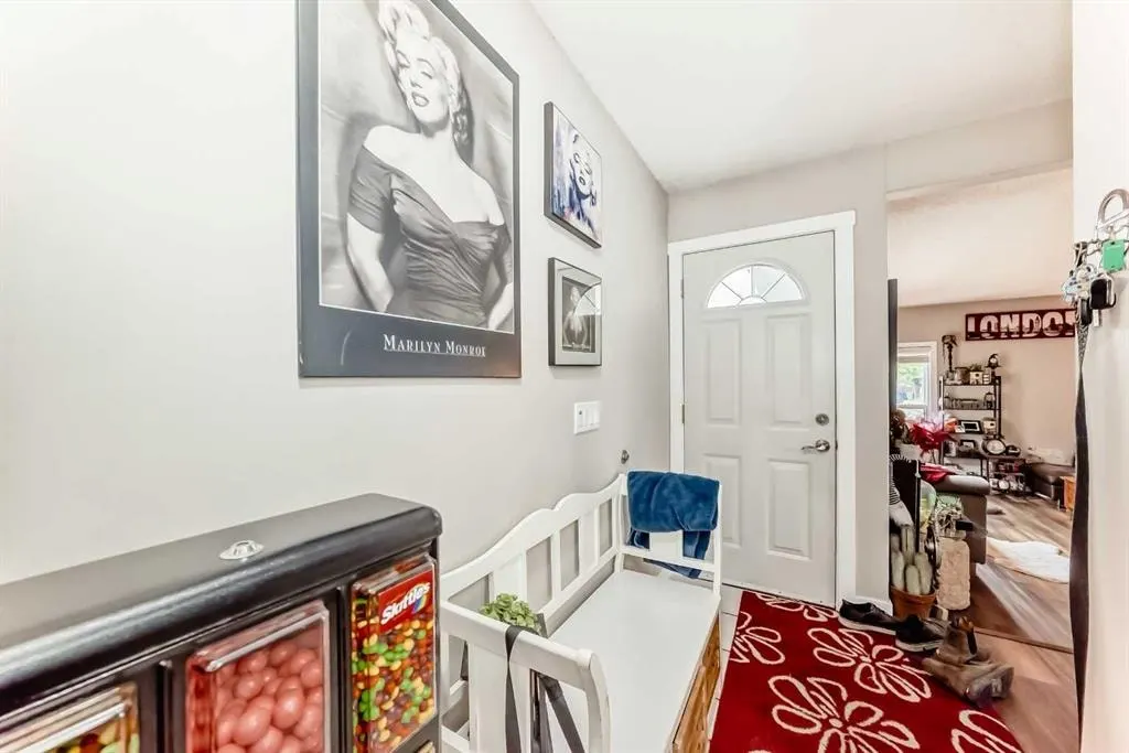 20 Deermont Way SE — photo 2