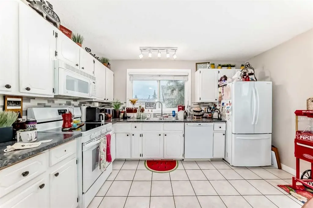 20 Deermont Way SE — photo 3