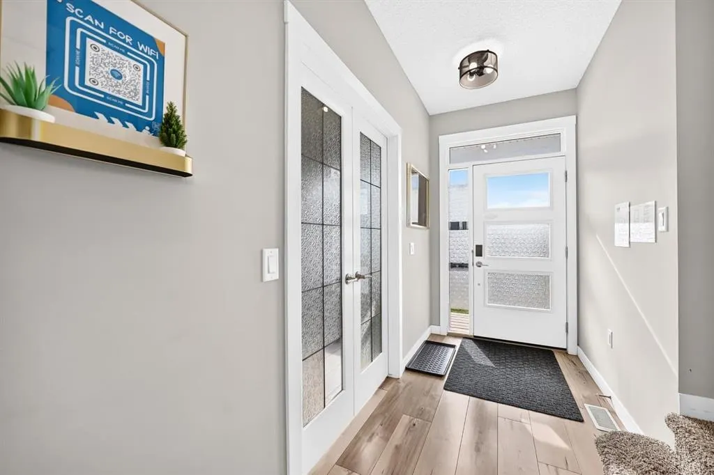 166 Howse Common NE — photo 3