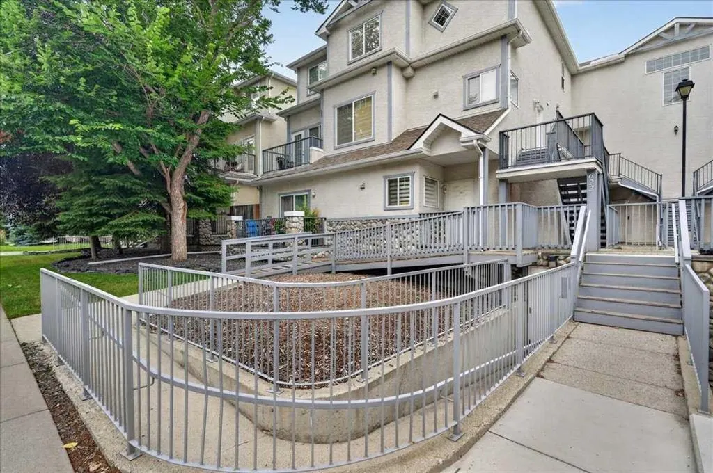 622 56 Avenue SW #208 — photo 3