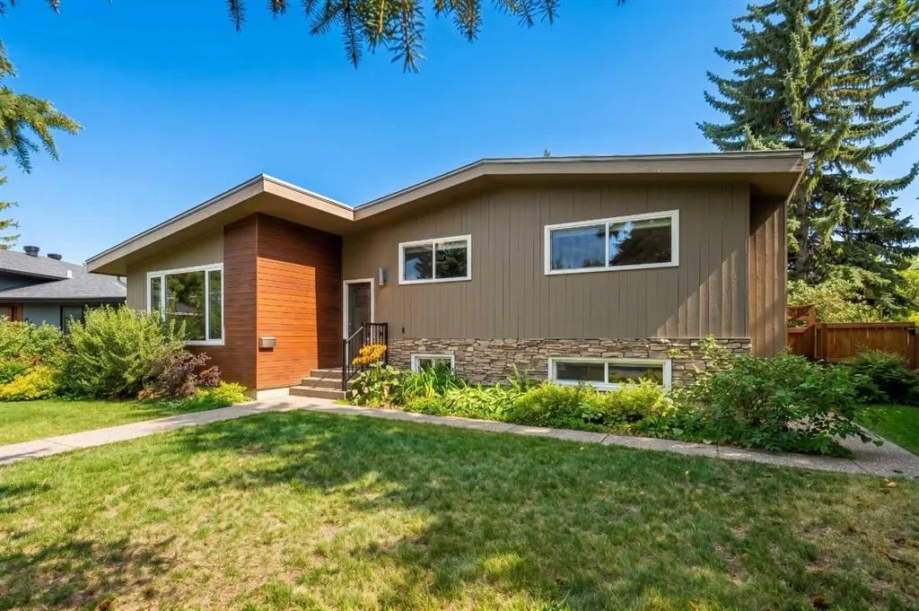 92 Chinook Drive SW — photo 2