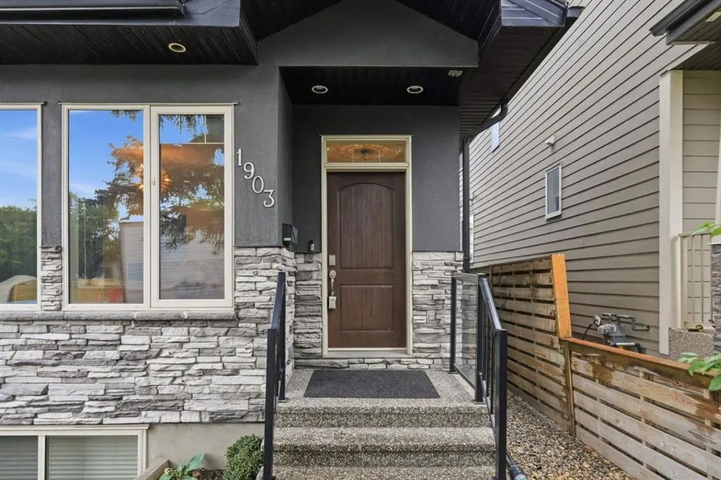 1903 26 Avenue SW — photo 3