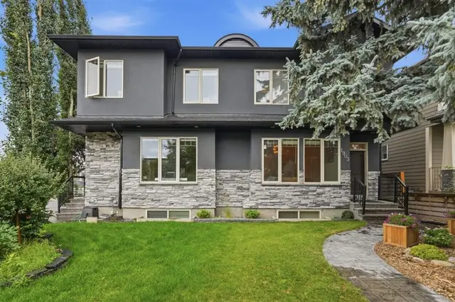 1903 26 Avenue SW