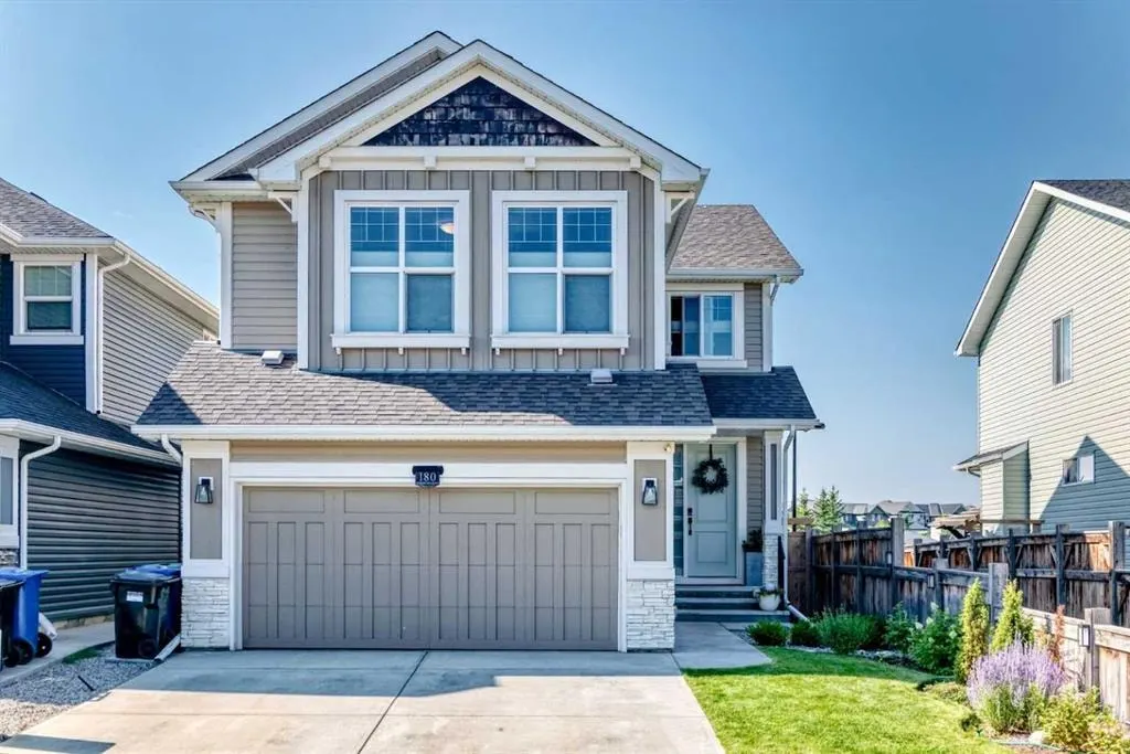180 Auburn Meadows Crescent SE — photo 1