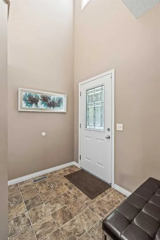 52 Copperfield Close SE — photo 3
