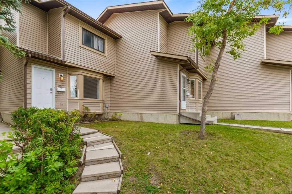 109 Falshire Terrace NE — photo 2