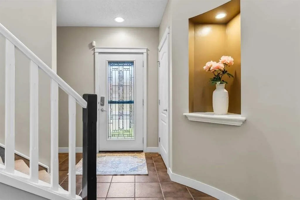 125 Cougarstone Manor SW — photo 3