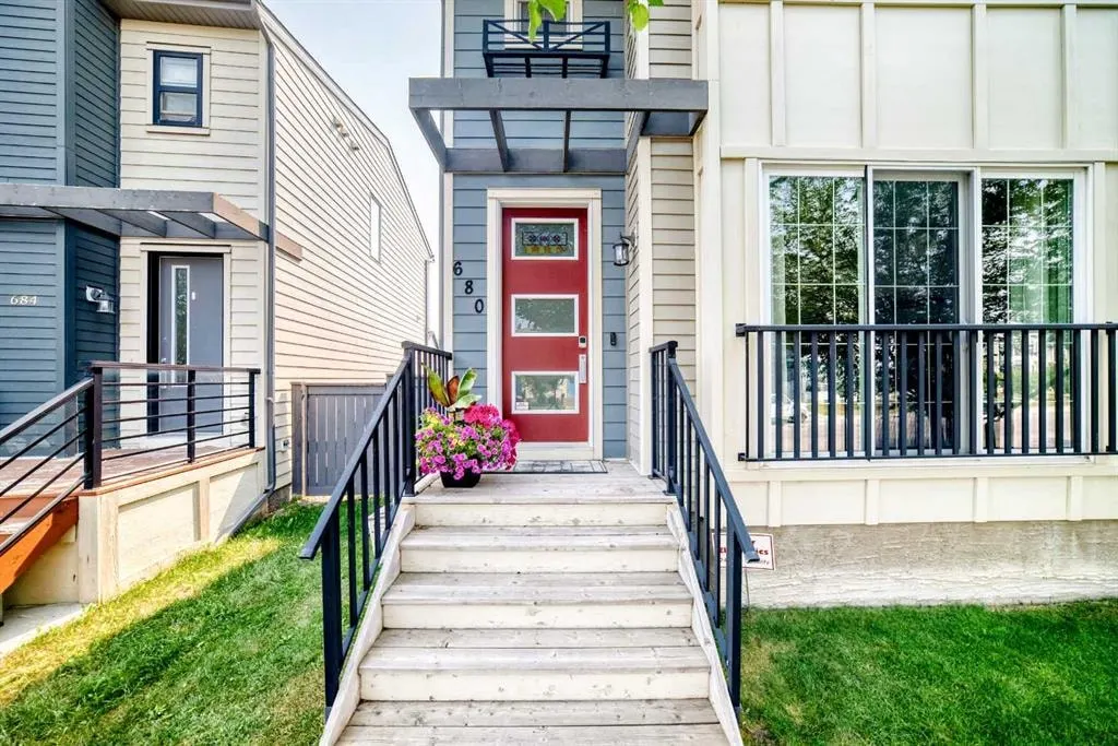 680 Walden Drive SE — photo 2
