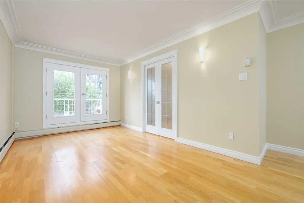 1813 25 Avenue SW #18 — photo 2
