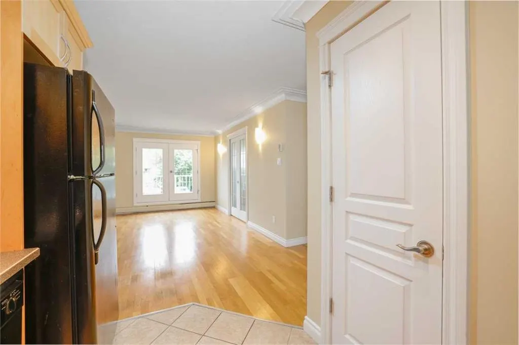 1813 25 Avenue SW #18 — photo 3