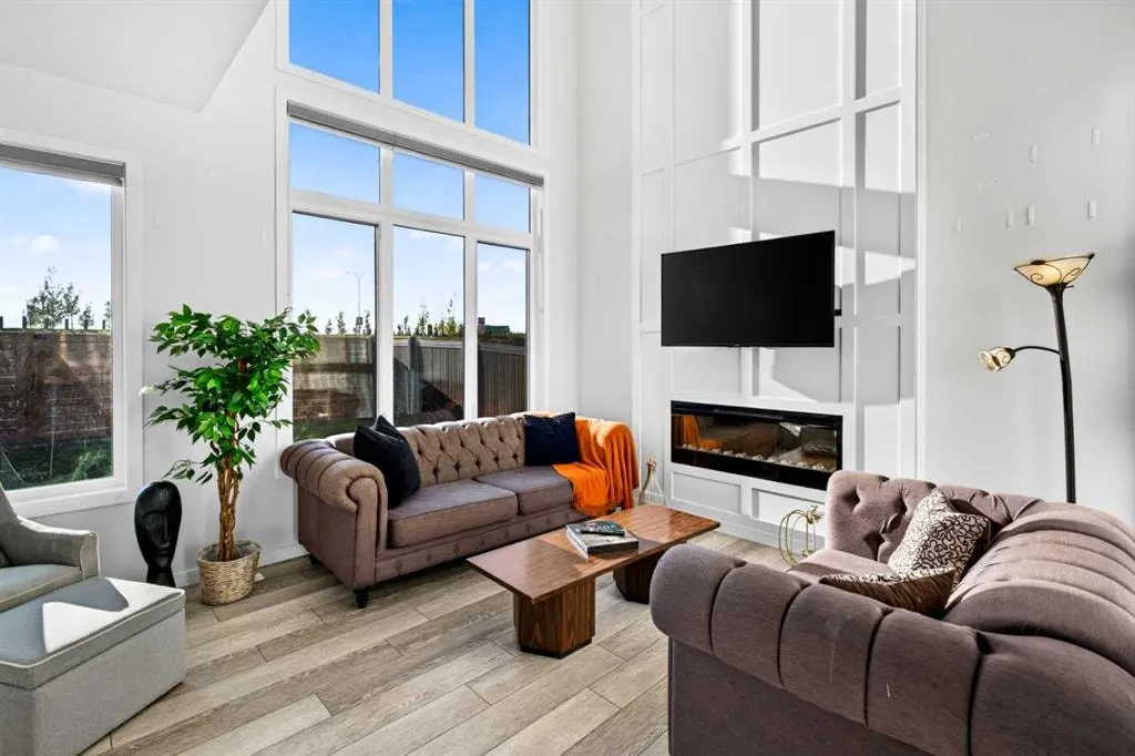 215 Mallard Grove SE — photo 1