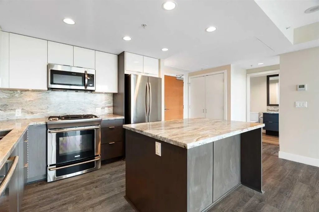 519 Riverfront Avenue SE #1004 — photo 2