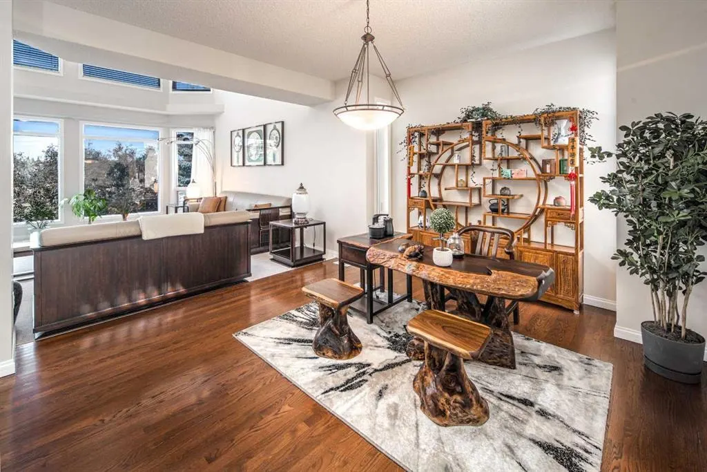 231 Hamptons Terrace NW — photo 3