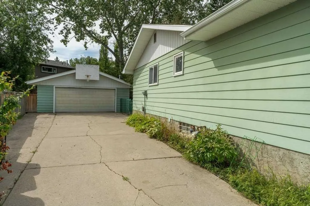 3239 Oakwood Drive SW — photo 3
