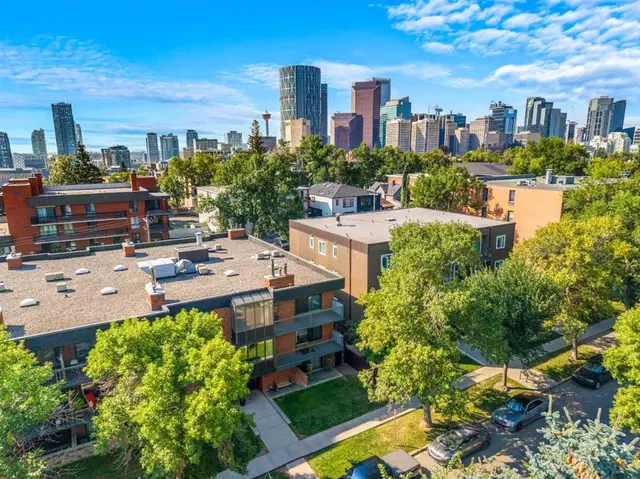 345 4 Avenue NE #301