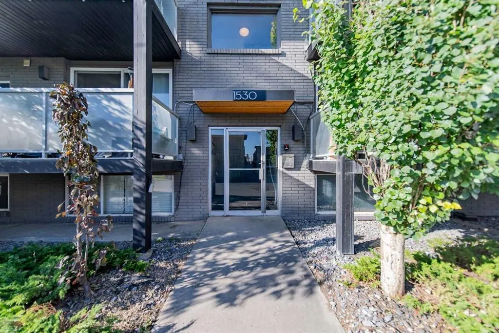 1530 26 Avenue SW #6 — photo 2