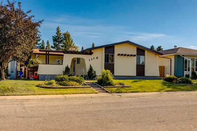 243 Cedarpark Green SW