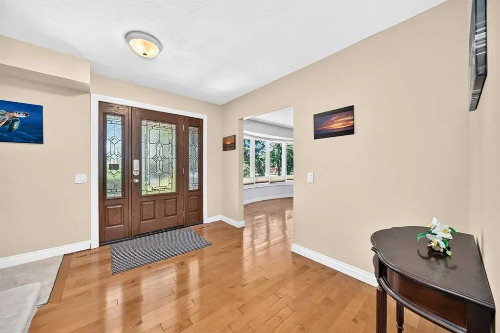 316 Parkland Way SE — photo 2