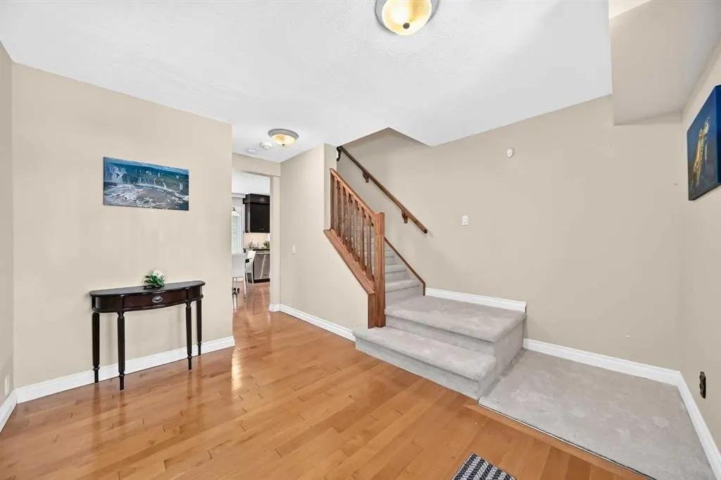 316 Parkland Way SE — photo 3